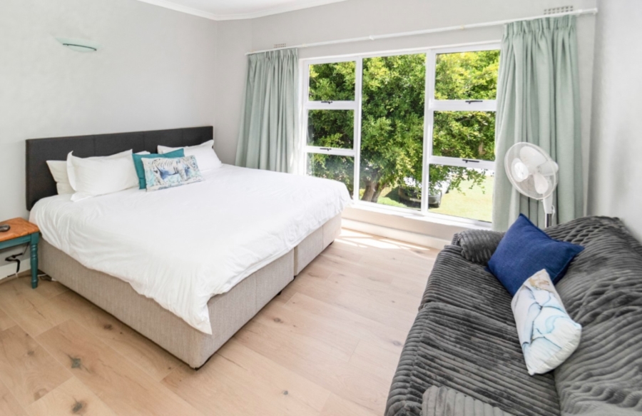 4 Bedroom Property for Sale in Leisure Isle Western Cape